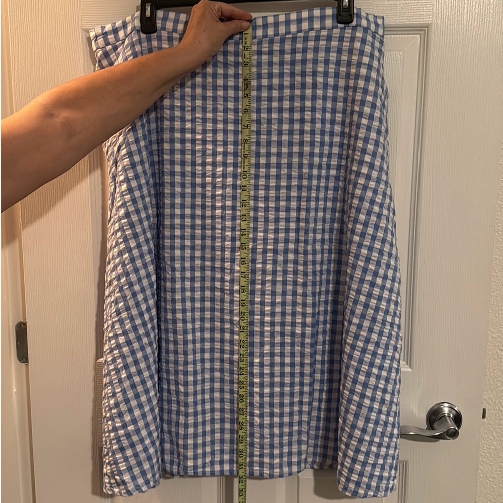 Like New Gingham Seersucker Midi Skirt with pockets, Blue & White Plus Size 22W